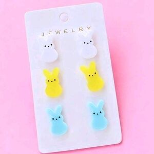 Adorable Easter-themed PEEP bunny stud earrings NWT